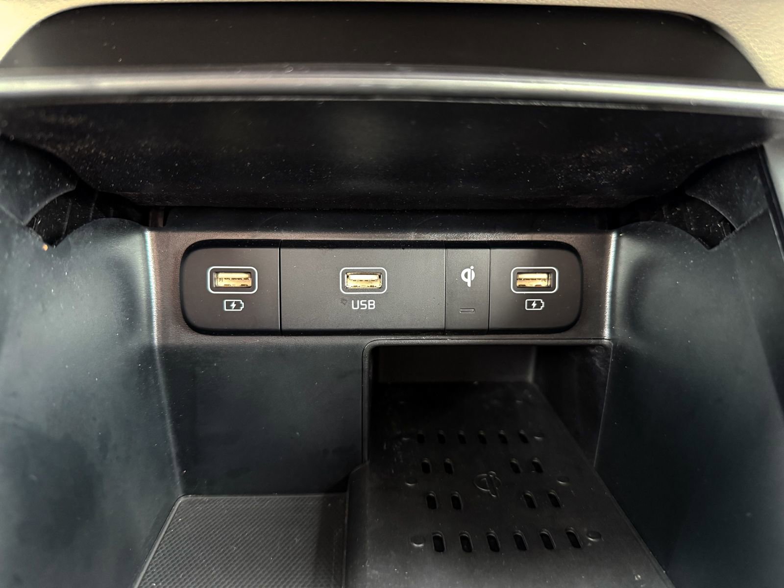 Used 2023 Kia Sorento S FWD image 30