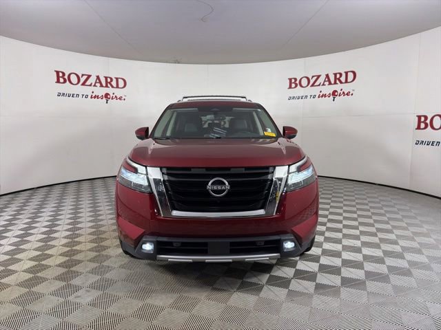 Used 2022 Nissan Pathfinder SL FWD image 2