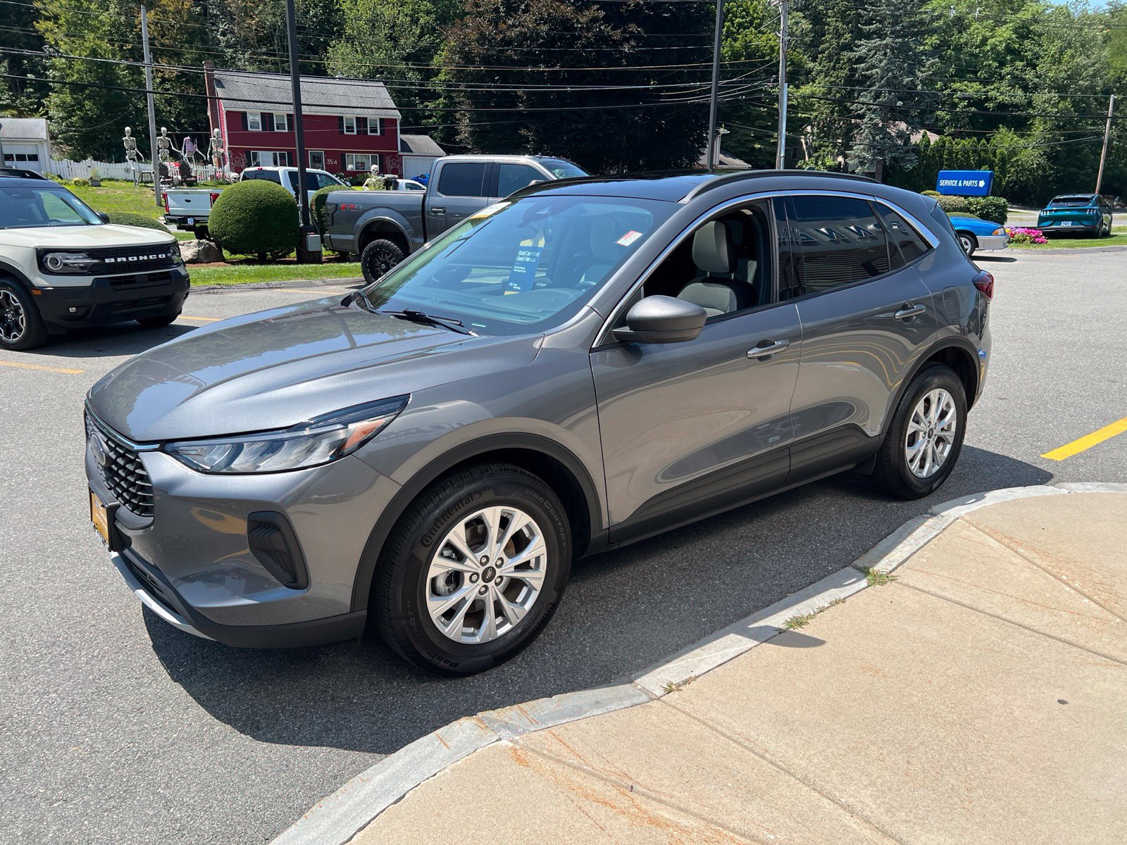 Certified 2023 Ford Escape Active w/ Tech Pack #1 AWD/4WD image 3