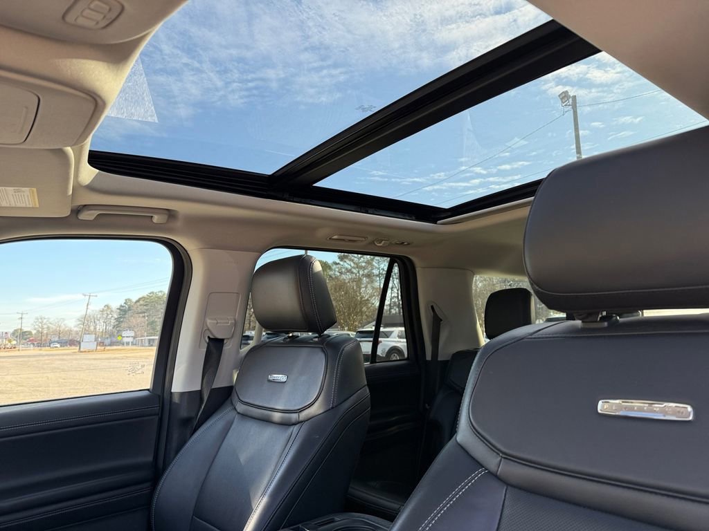 Certified 2025 Ford Expedition Max Platinum image 17