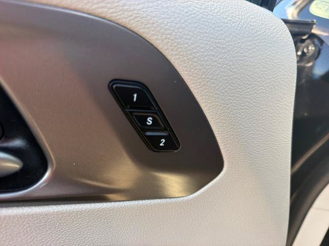 Used 2024 Chrysler Pacifica Touring-L FWD image 17
