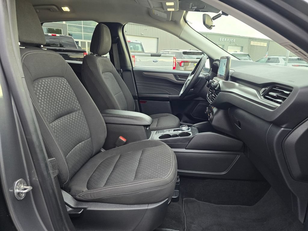 Certified 2024 Ford Escape Active AWD/4WD image 17