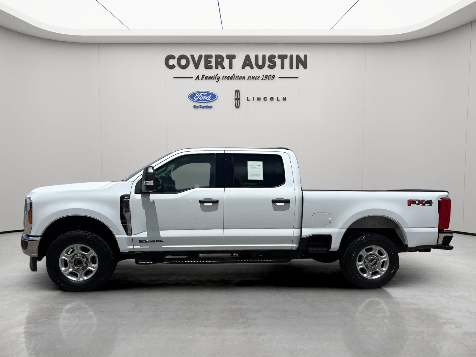 Certified 2025 Ford F250 XLT w/ FX4 Off-Road Package AWD/4WD image 2