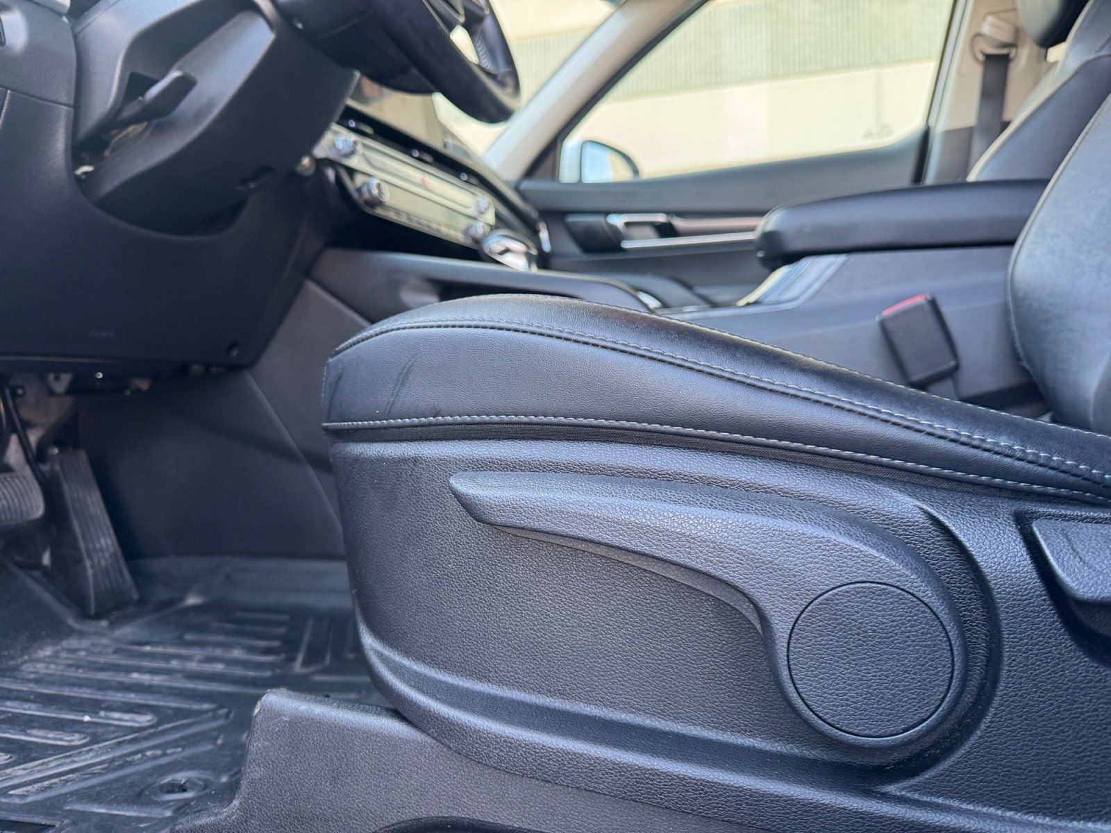 Used 2023 Kia Telluride LX image 20