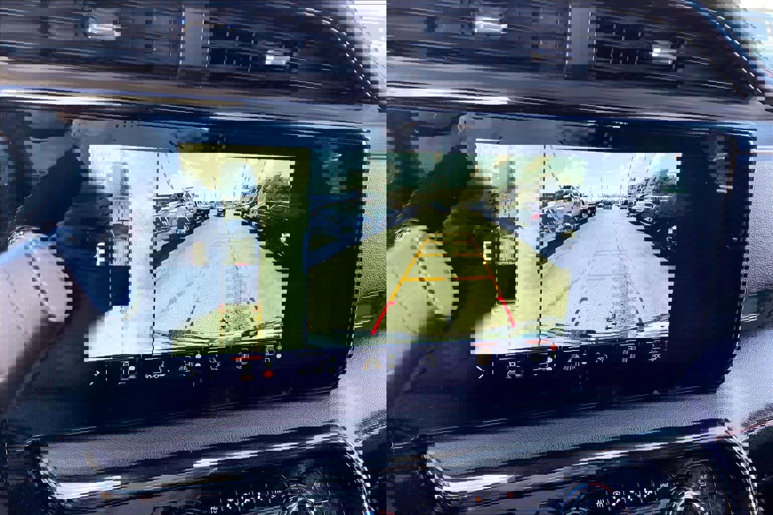 Used 2024 GMC Sierra 2500 AT4 w/ Technology Package image 23