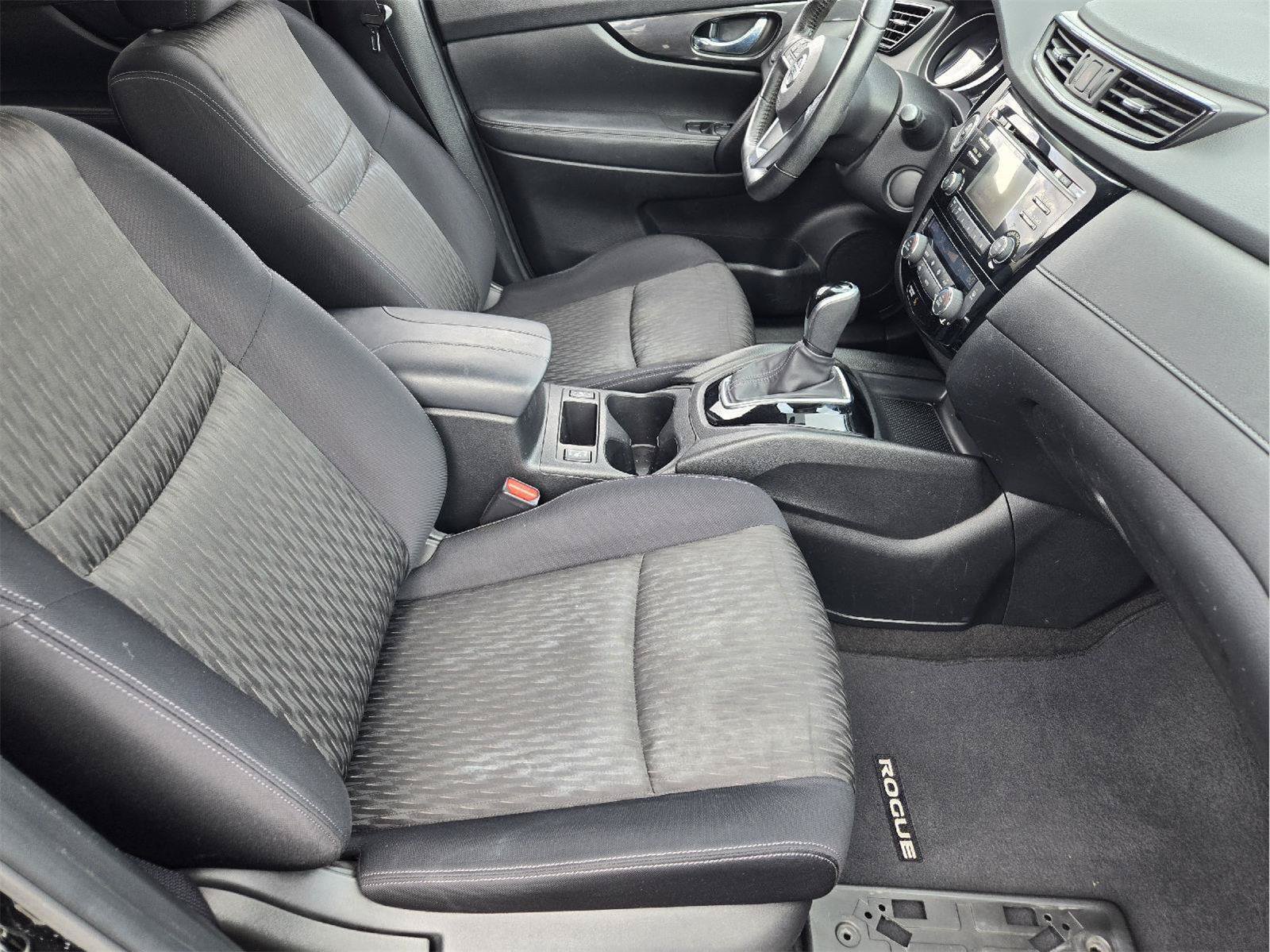 Used 2017 Nissan Rogue SV FWD image 13