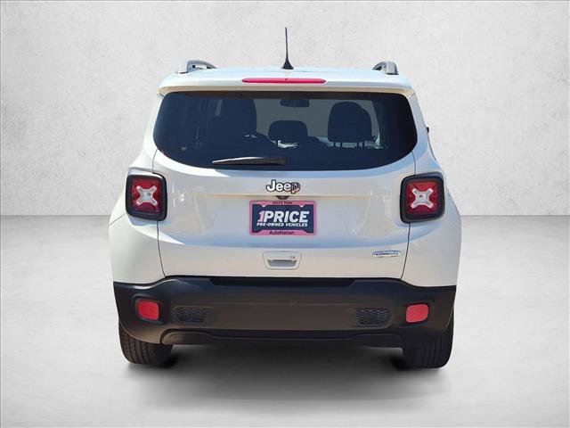 Used 2018 Jeep Renegade Latitude FWD image 7