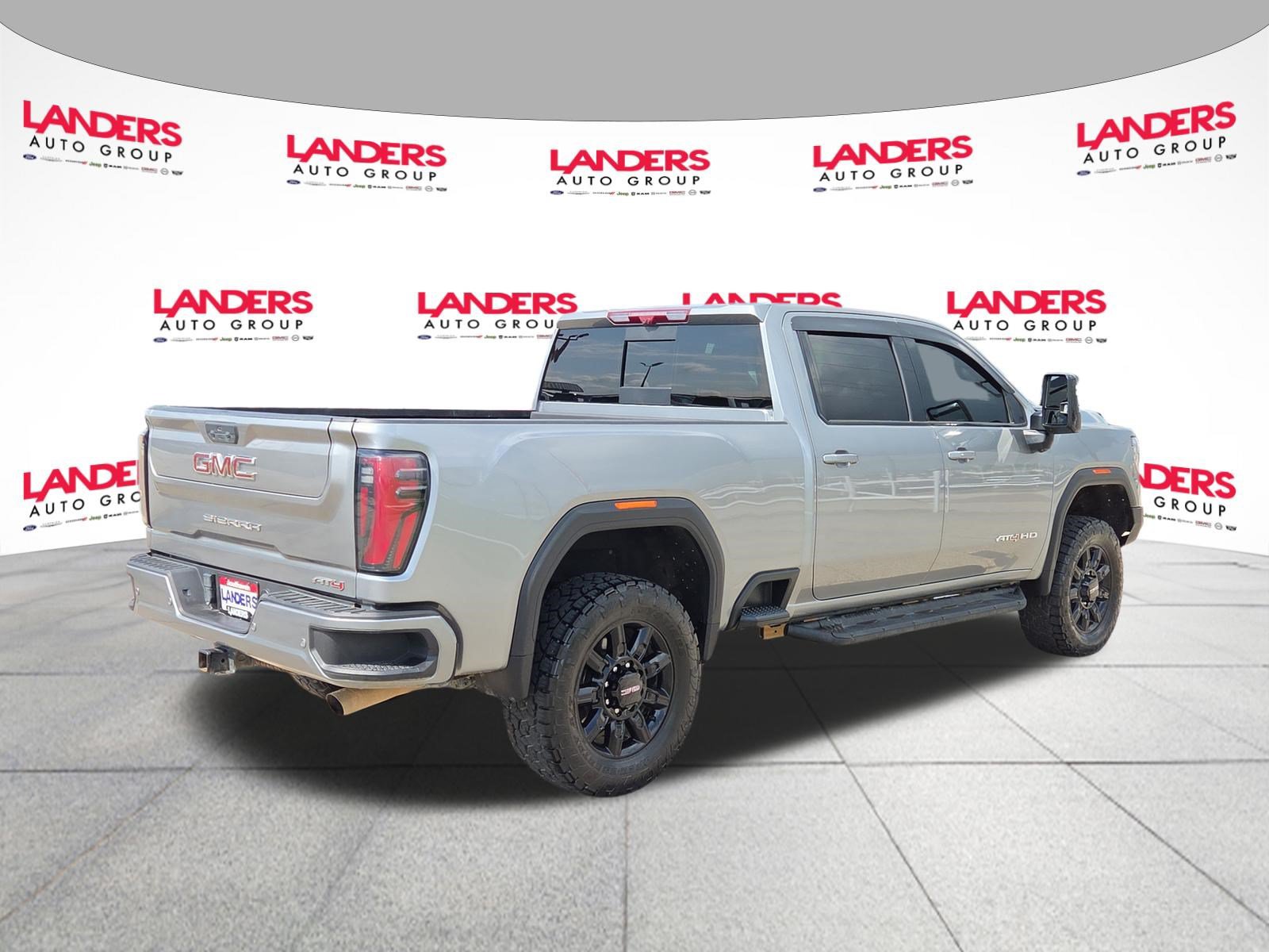 Used 2025 GMC Sierra 2500 AT4 w/ Technology Package AWD/4WD image 3