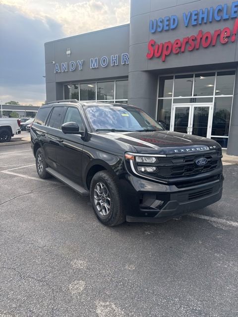 Certified 2025 Ford Expedition Active AWD/4WD image 4