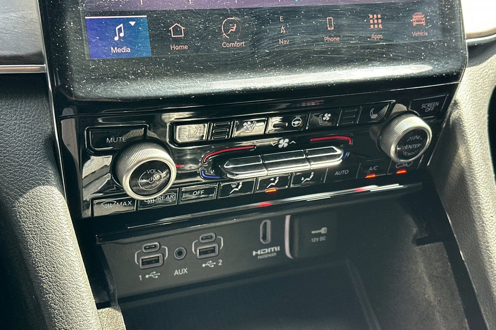 Used 2022 Jeep Grand Cherokee L Overland w/ Advanced Protech Group III image 21