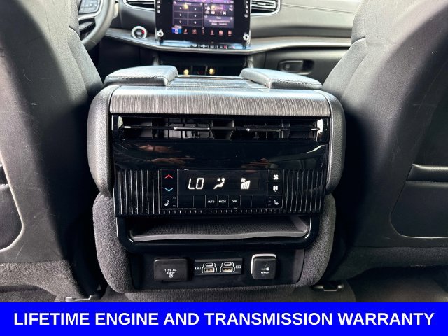 Used 2024 Jeep Wagoneer L Series II w/ Flexible Seating Group RWD image 17