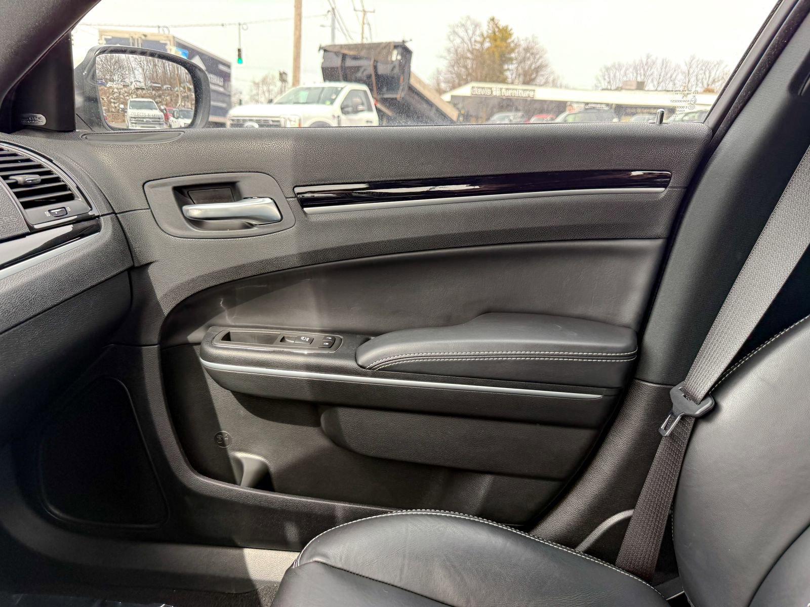 Used 2022 Chrysler 300 S image 34