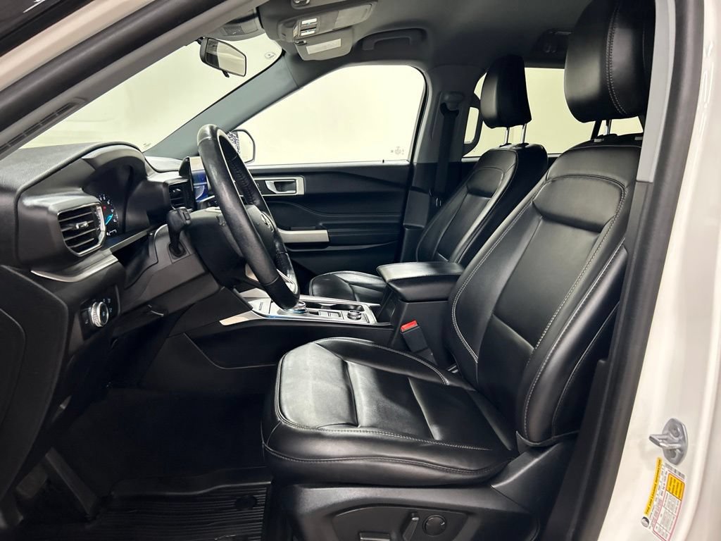 Certified 2023 Ford Explorer XLT w/ Equipment Group 202A AWD/4WD image 11