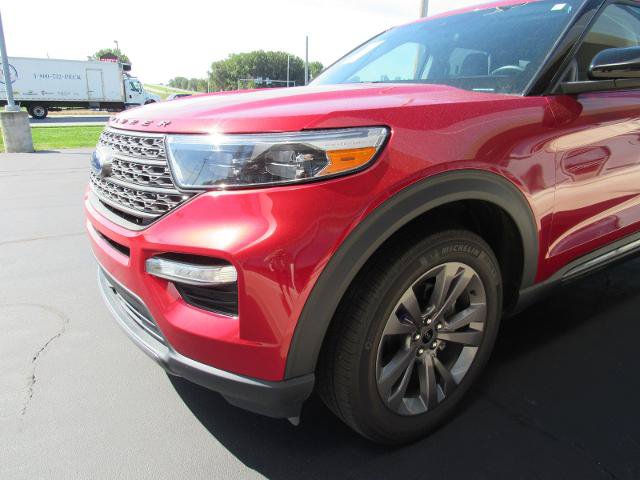Certified 2024 Ford Explorer XLT w/ Equipment Group 202A AWD/4WD image 8