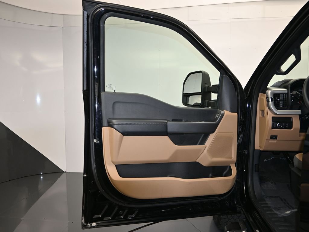 Certified 2025 Ford F250 XLT image 11