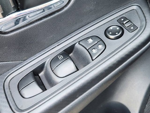 Used 2025 Nissan Versa SV image 22