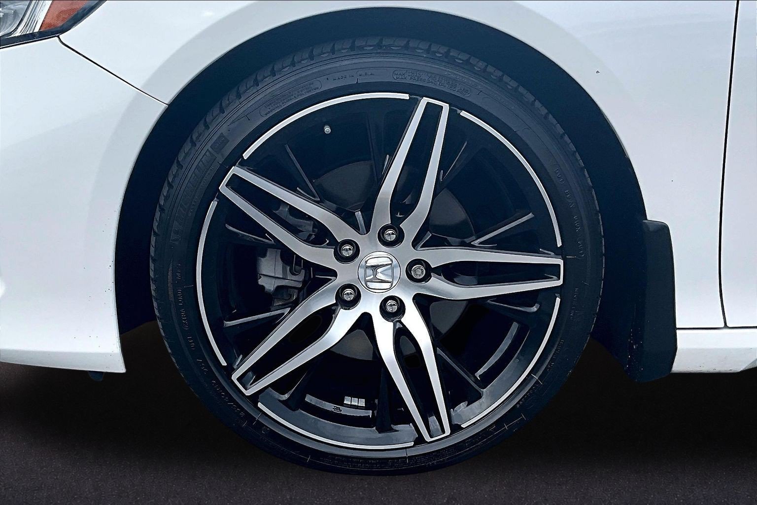 Used 2021 Honda Accord Touring image 9
