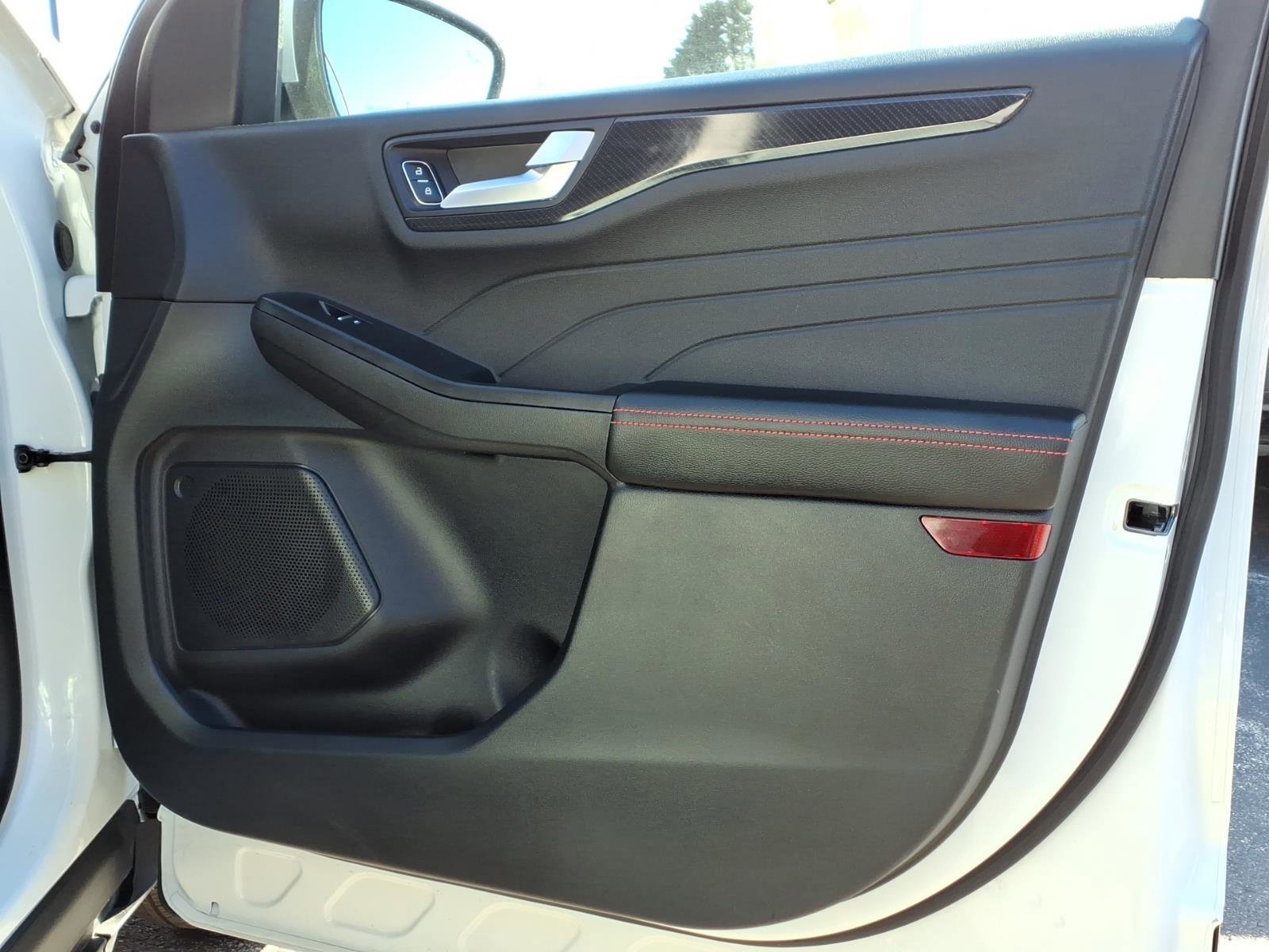 Certified 2025 Ford Escape ST-Line Select w/ Tech Pack #1 image 12