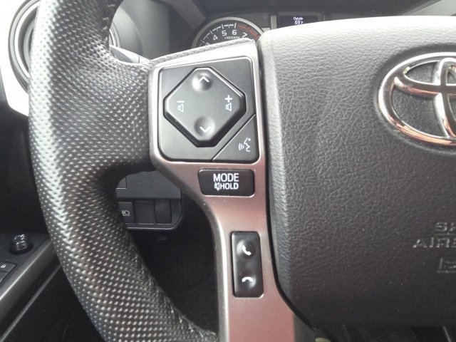 Used 2021 Toyota Tacoma SR5 AWD/4WD image 29