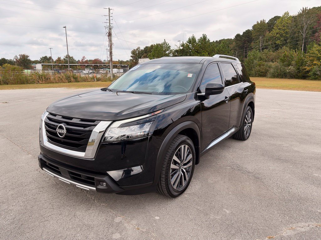 Used 2022 Nissan Pathfinder Platinum w/ Cargo Package FWD image 5
