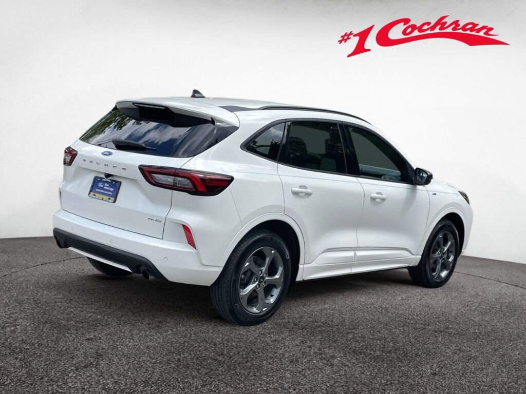 Certified 2023 Ford Escape ST-Line w/ Tech Pack #1 AWD/4WD image 8