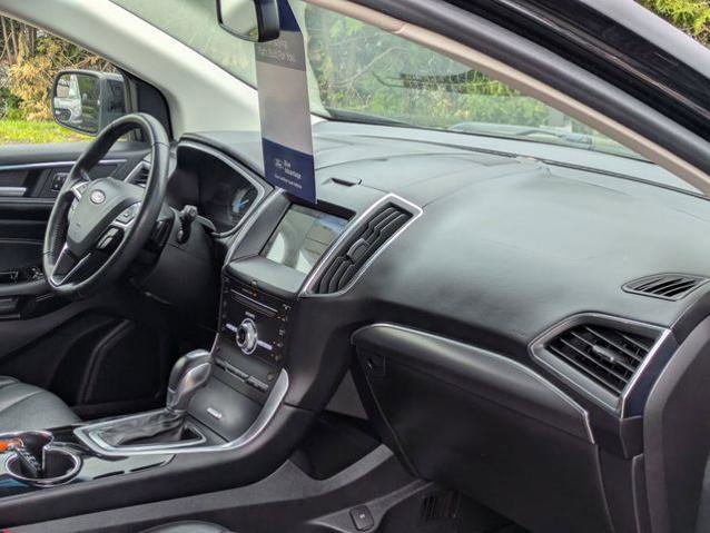 Certified 2018 Ford Edge Titanium w/ Technology Package AWD/4WD image 37