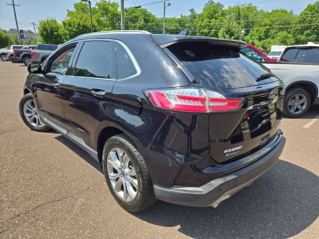Certified 2019 Ford Edge Titanium w/ Cold Weather Package AWD/4WD image 8
