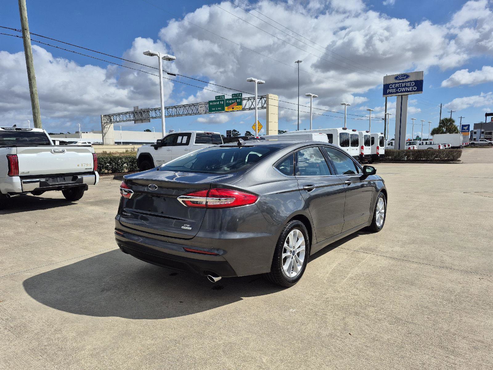 Certified 2020 Ford Fusion SE image 5