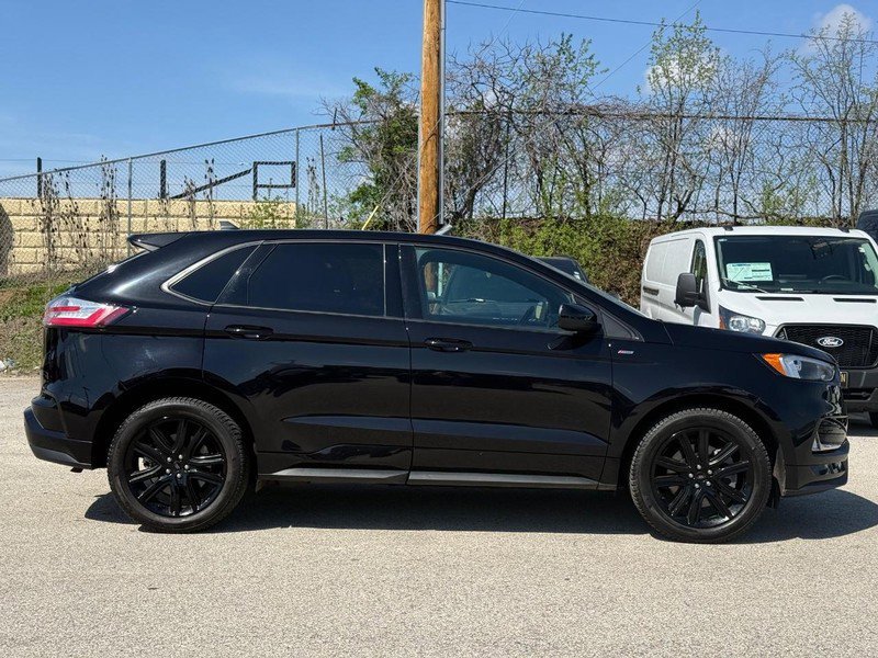 Certified 2022 Ford Edge ST-Line w/ Class II Trailer Tow Package AWD/4WD image 5
