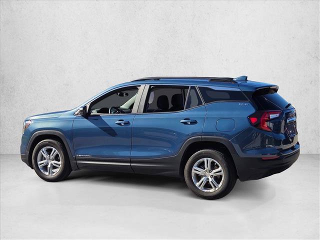 Used 2024 GMC Terrain SLE w/ Driver Convenience Package FWD image 7