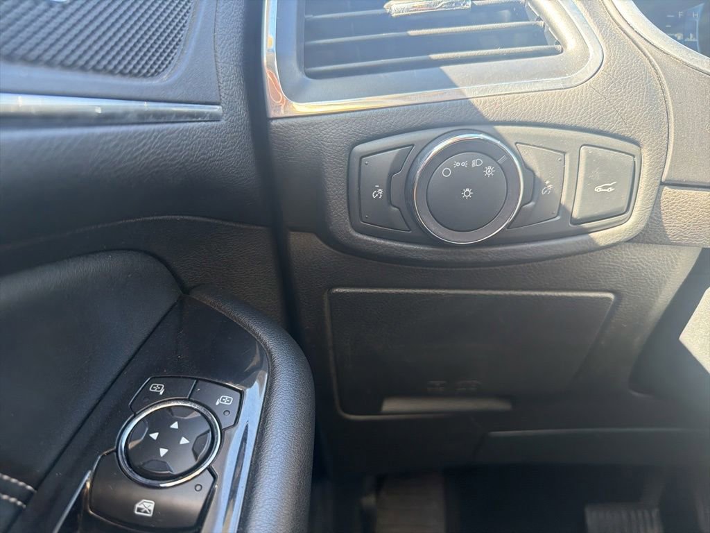 Certified 2018 Ford Edge Titanium AWD/4WD image 31