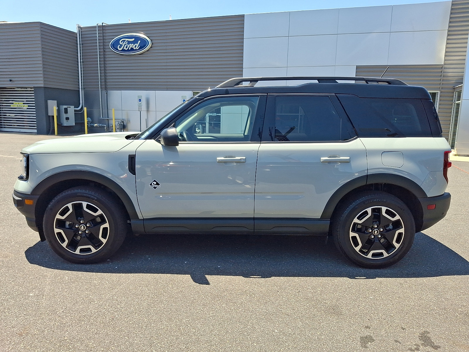 Certified 2022 Ford Bronco Sport Outer Banks w/ Tech Package AWD/4WD image 6