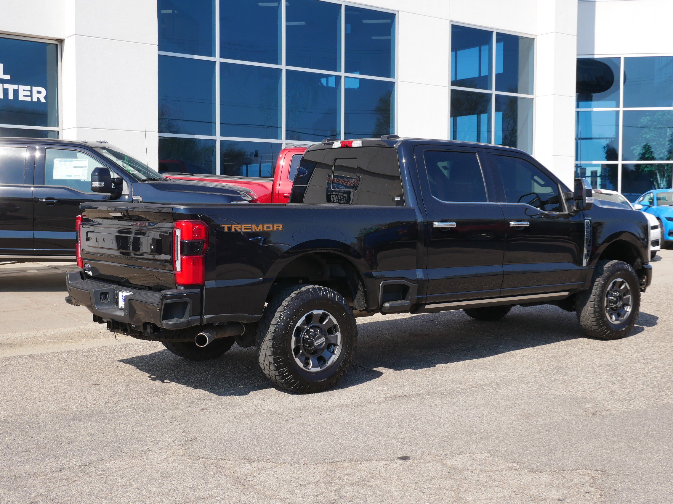 Certified 2024 Ford F350 Platinum w/ Tremor Off-Road Package AWD/4WD image 3