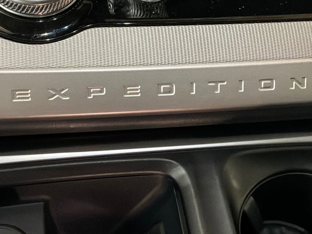 Certified 2025 Ford Expedition Active AWD/4WD image 25