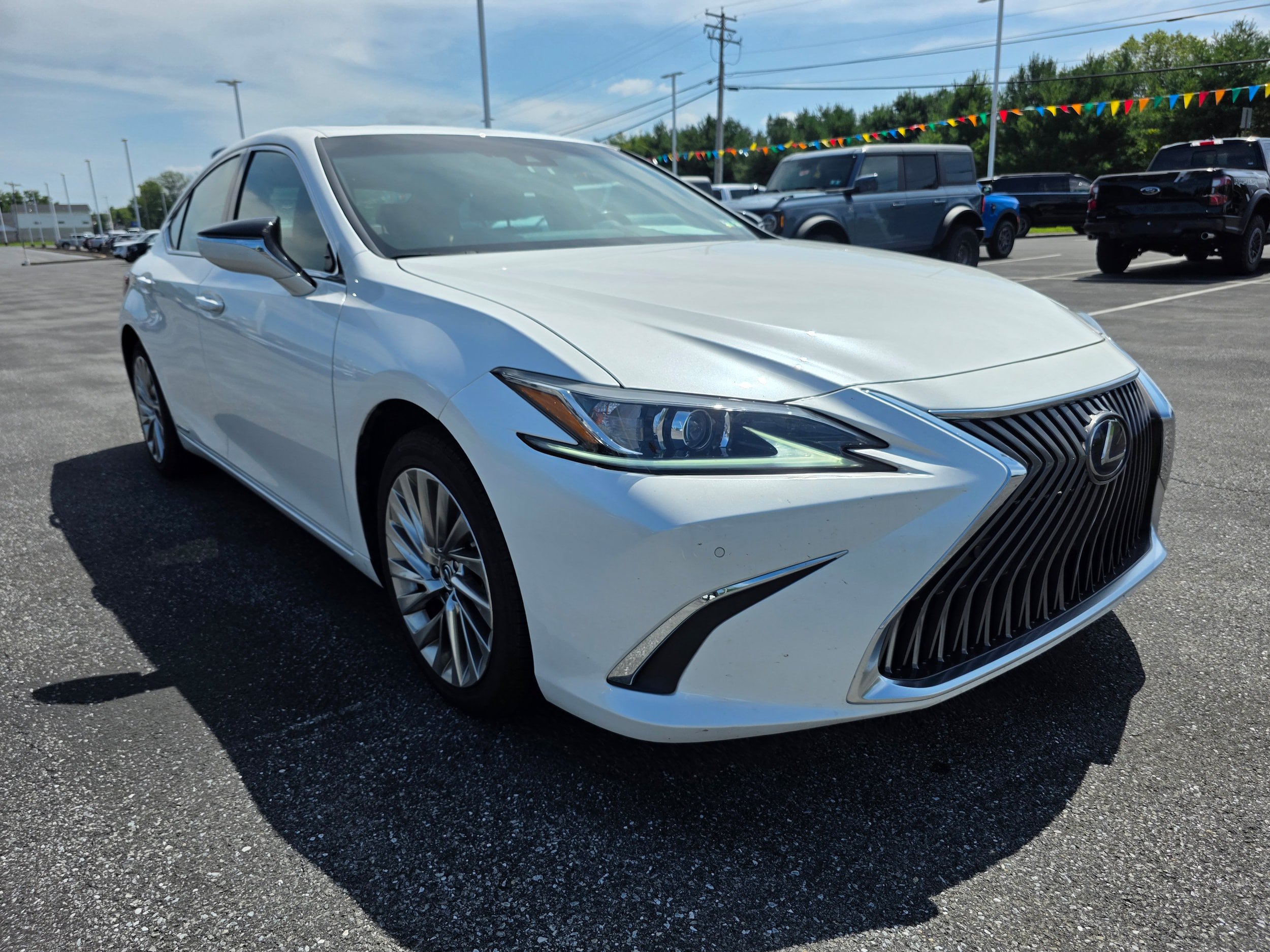 Used 2021 Lexus ES 300h w/ Accessory Package FWD image 7