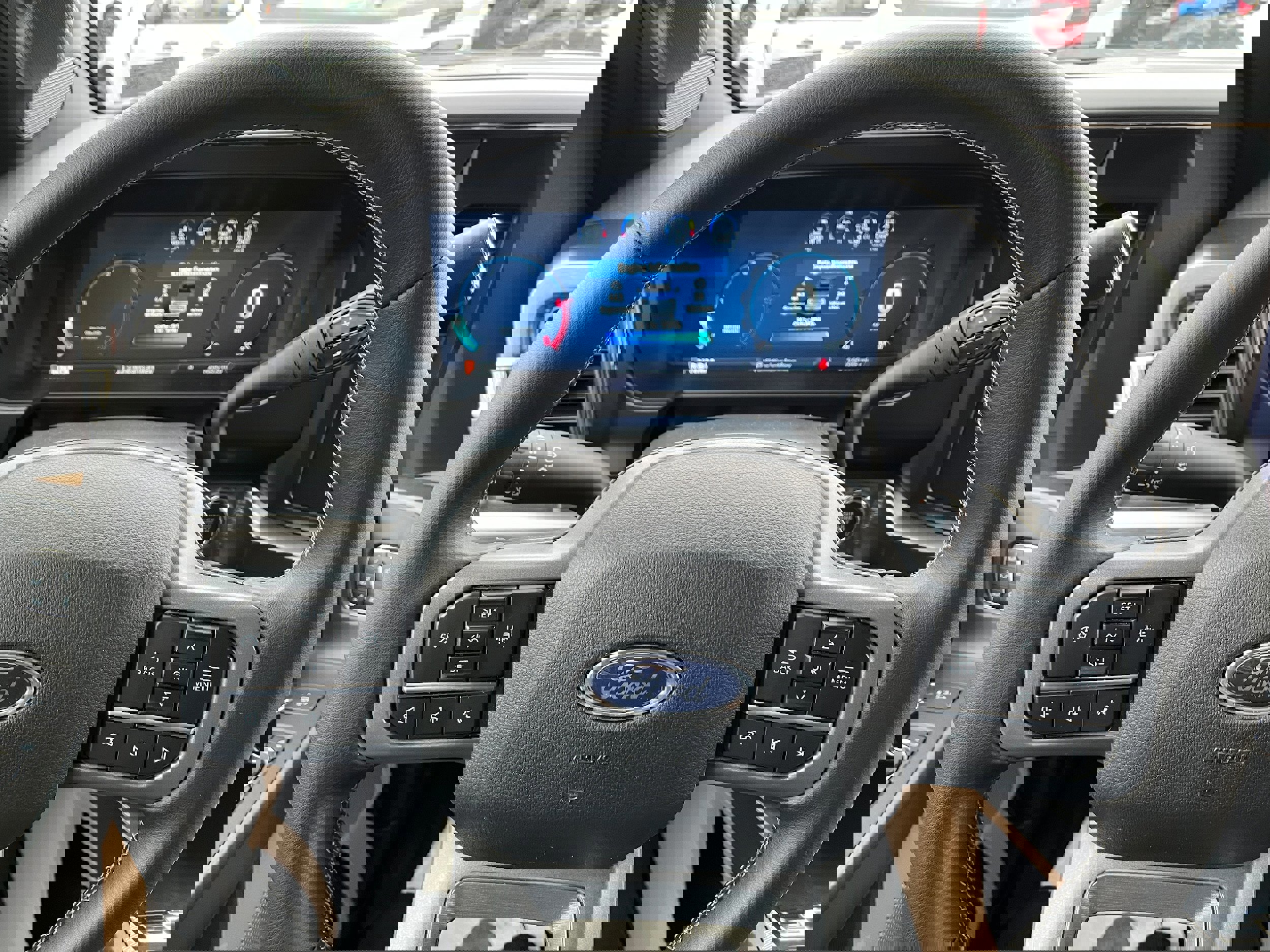 Certified 2025 Ford F550 Lariat image 22