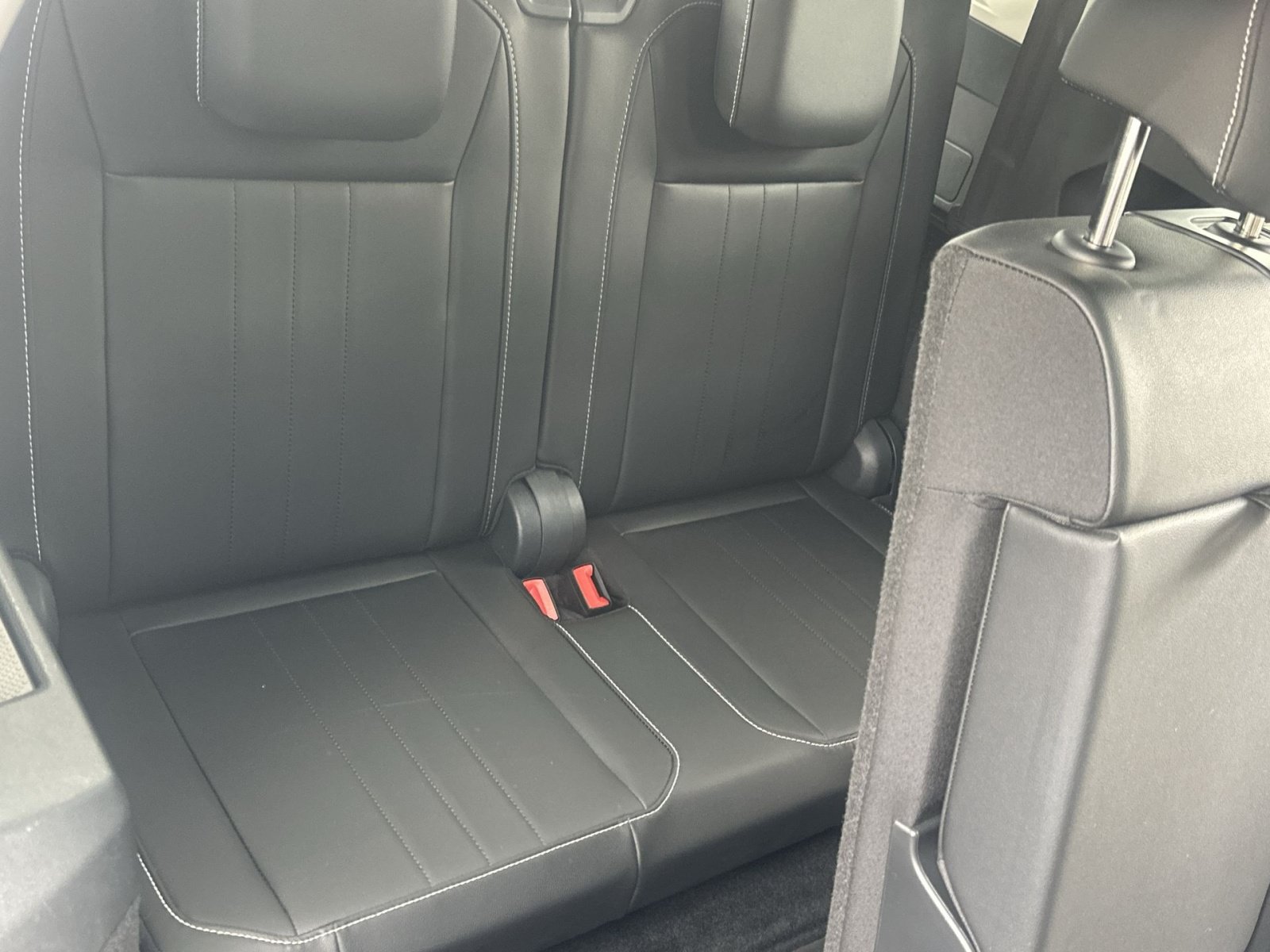 Used 2023 Volkswagen Tiguan SE w/ Panoramic Sunroof Package FWD image 33