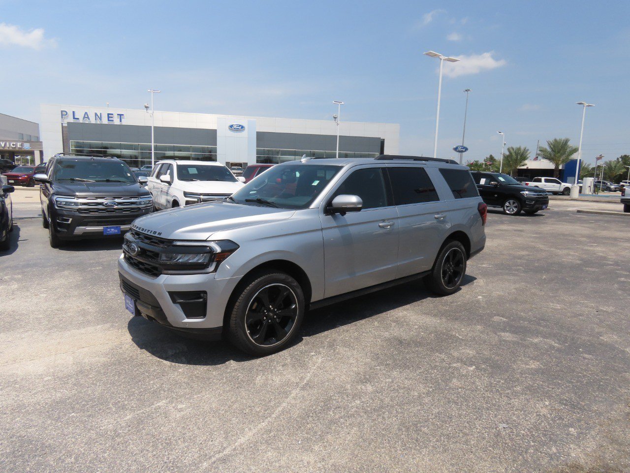 Certified 2024 Ford Expedition Limited AWD/4WD image 2