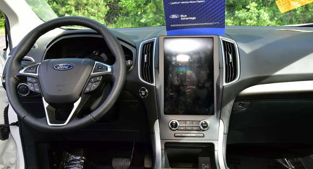 Certified 2024 Ford Edge SEL w/ Convenience Package AWD/4WD image 18