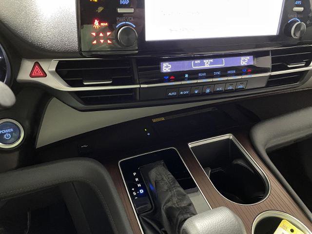 Used 2021 Toyota Sienna LE w/ LE Plus Package image 25