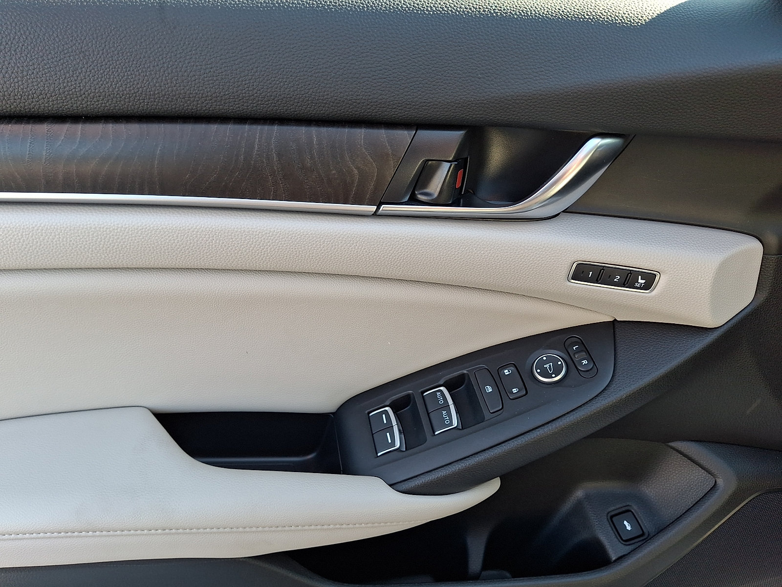 Used 2022 Honda Accord Touring image 15