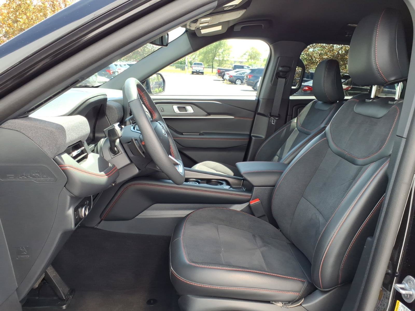 Certified 2025 Ford Explorer ST AWD/4WD image 17