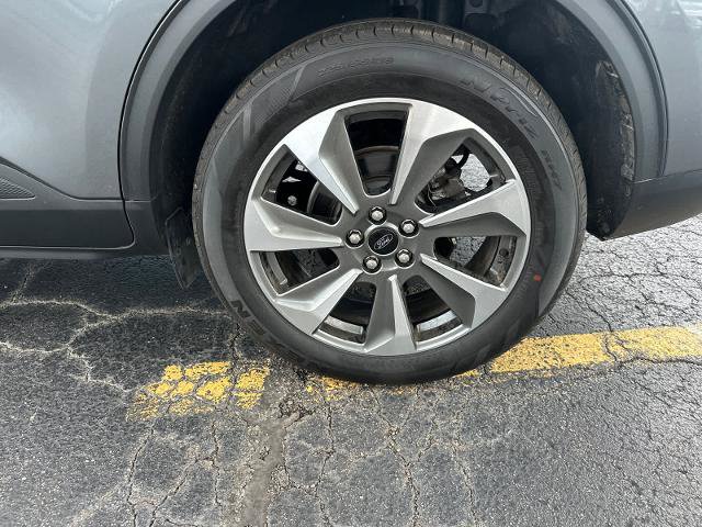 Certified 2025 Ford Escape Platinum AWD/4WD image 11