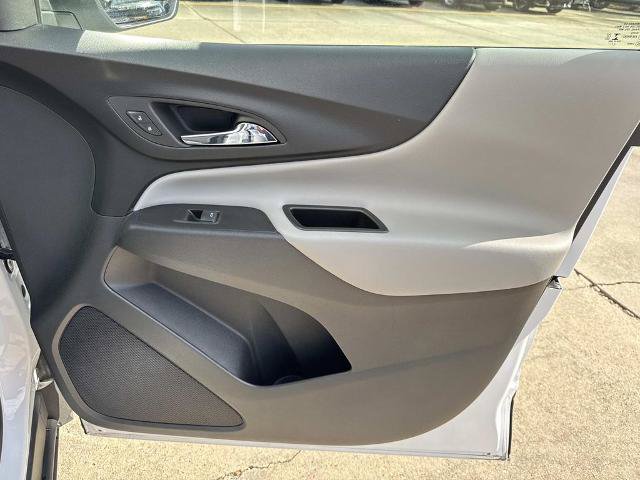 Used 2023 Chevrolet Equinox LS w/ LS Convenience Package FWD image 11