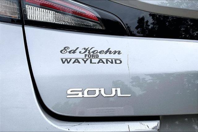 Used 2023 Kia Soul LX w/ Option Group 015 FWD image 8