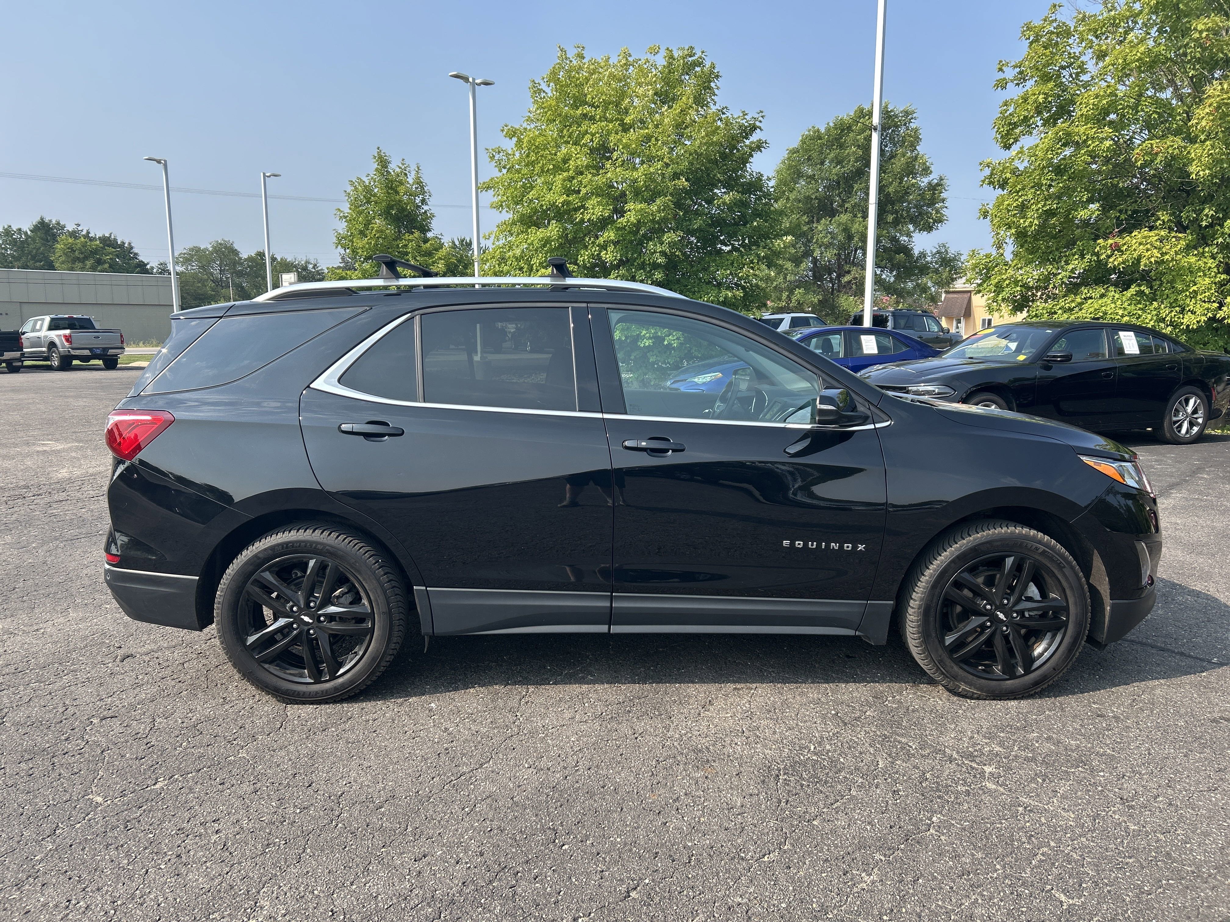 Used 2020 Chevrolet Equinox LT w/ Midnight Edition image 3