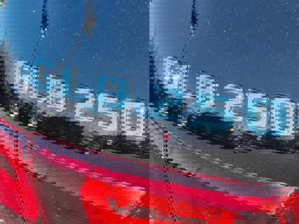 Used 2021 Mercedes-Benz GLB 250 4MATIC image 18