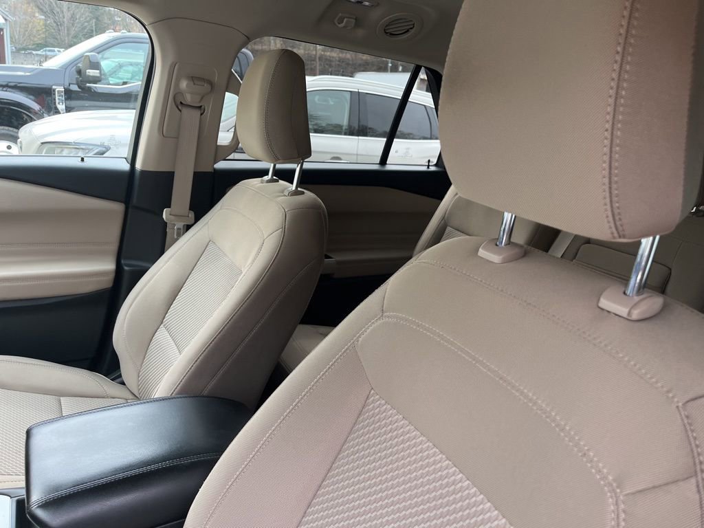 Certified 2022 Ford Explorer XLT image 7