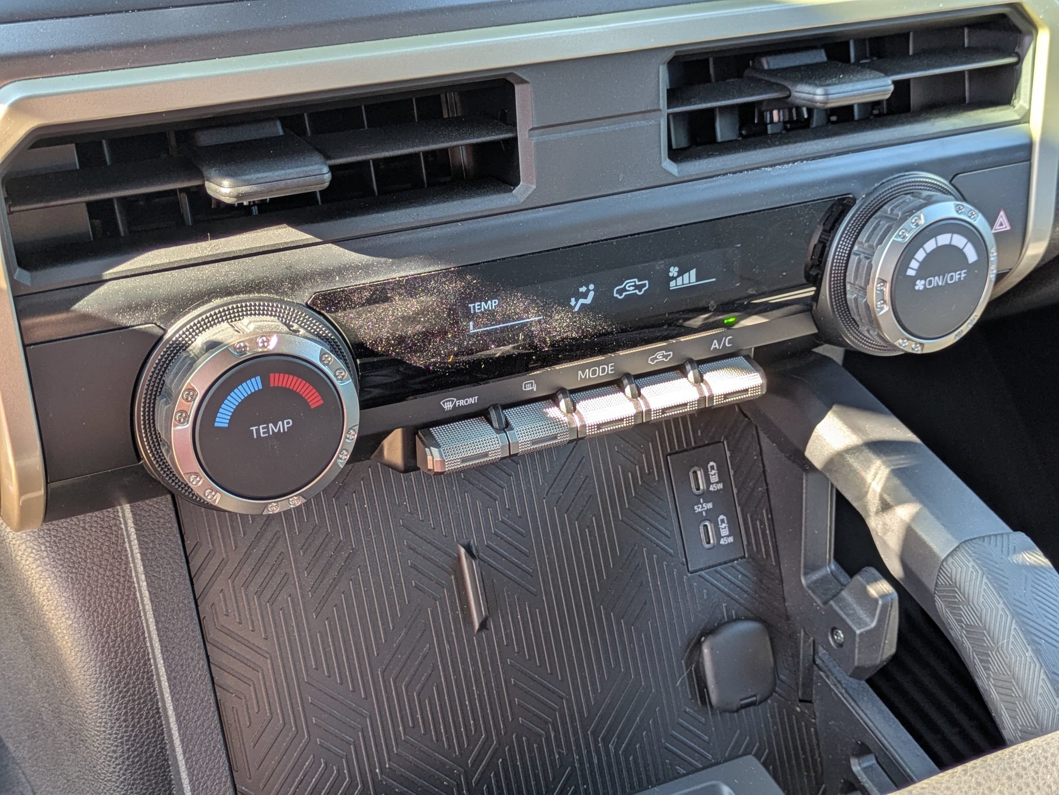 Used 2025 Toyota Tacoma SR5 AWD/4WD image 24