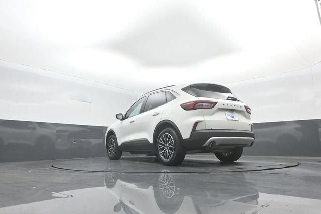 Certified 2024 Ford Escape SE FWD image 32